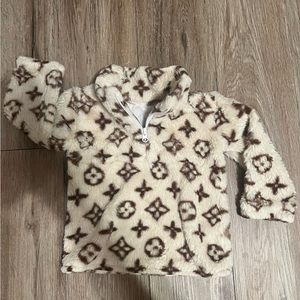 LV pullover